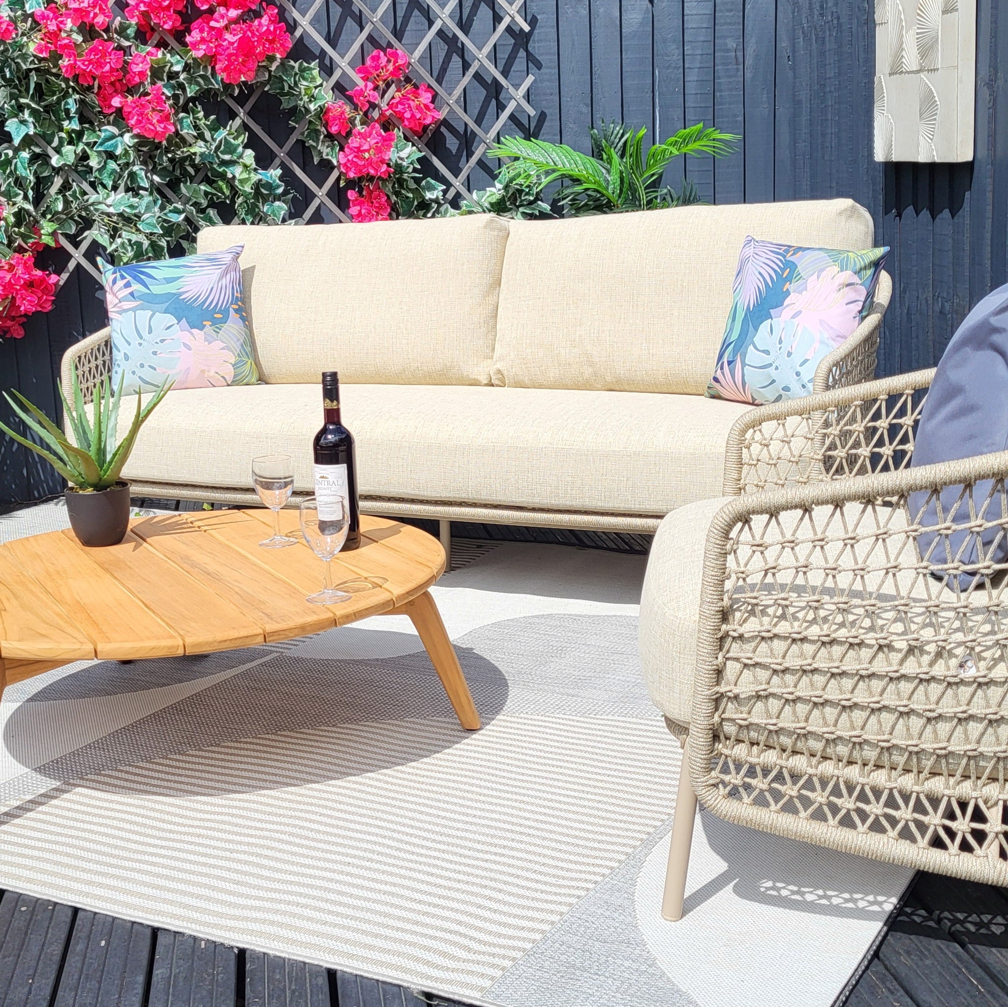 Puccini Outdoor Lounge Set with Zucca Table | 4 Seasons Outdoor