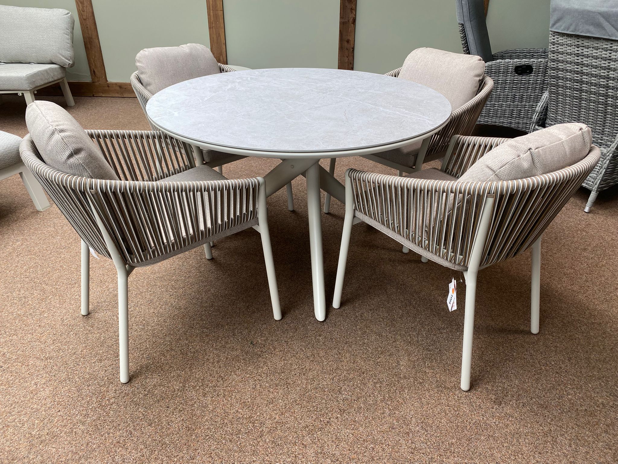 Outdoor 4 Seat Dining Set - Arnside By Vila