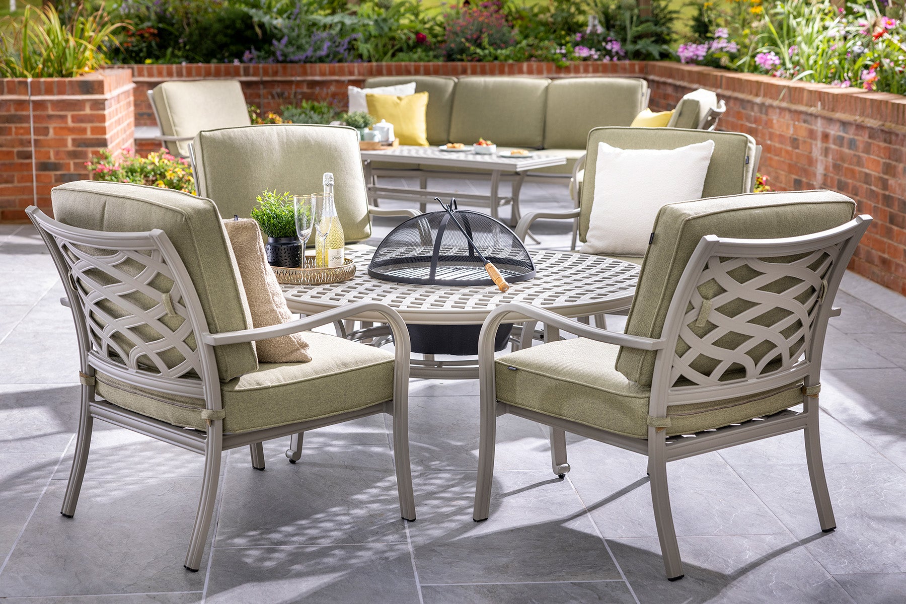 Buxton Outdoor Cast Aluminium 4 Seat Firepit Lounge Set | Hartman