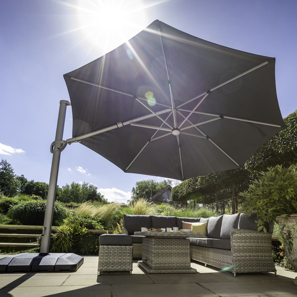 Caribbean Cantilever Parasol & Base 3.5m Round in Dark Grey | Hartman