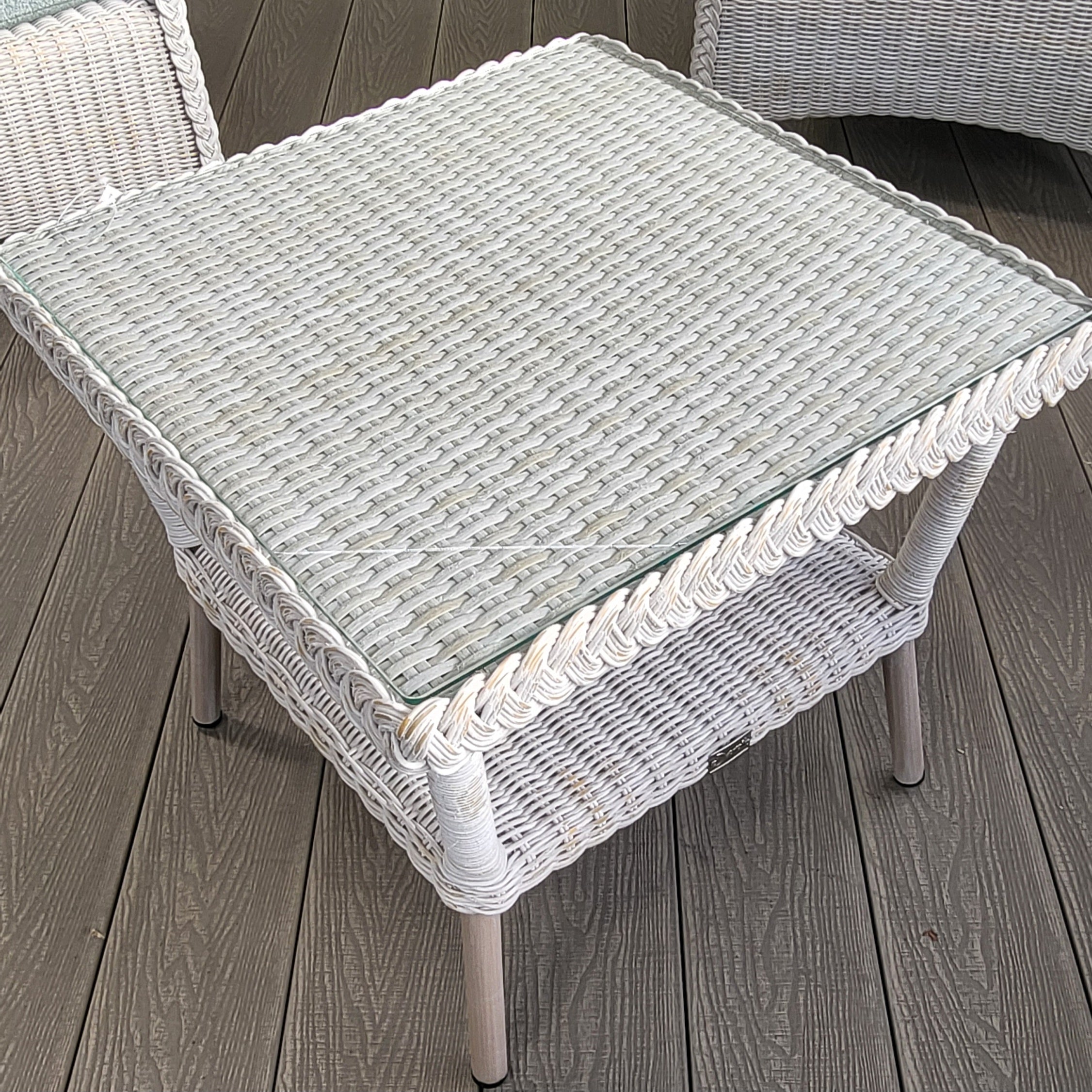 Cebu Side in Antique White Wash | Daro