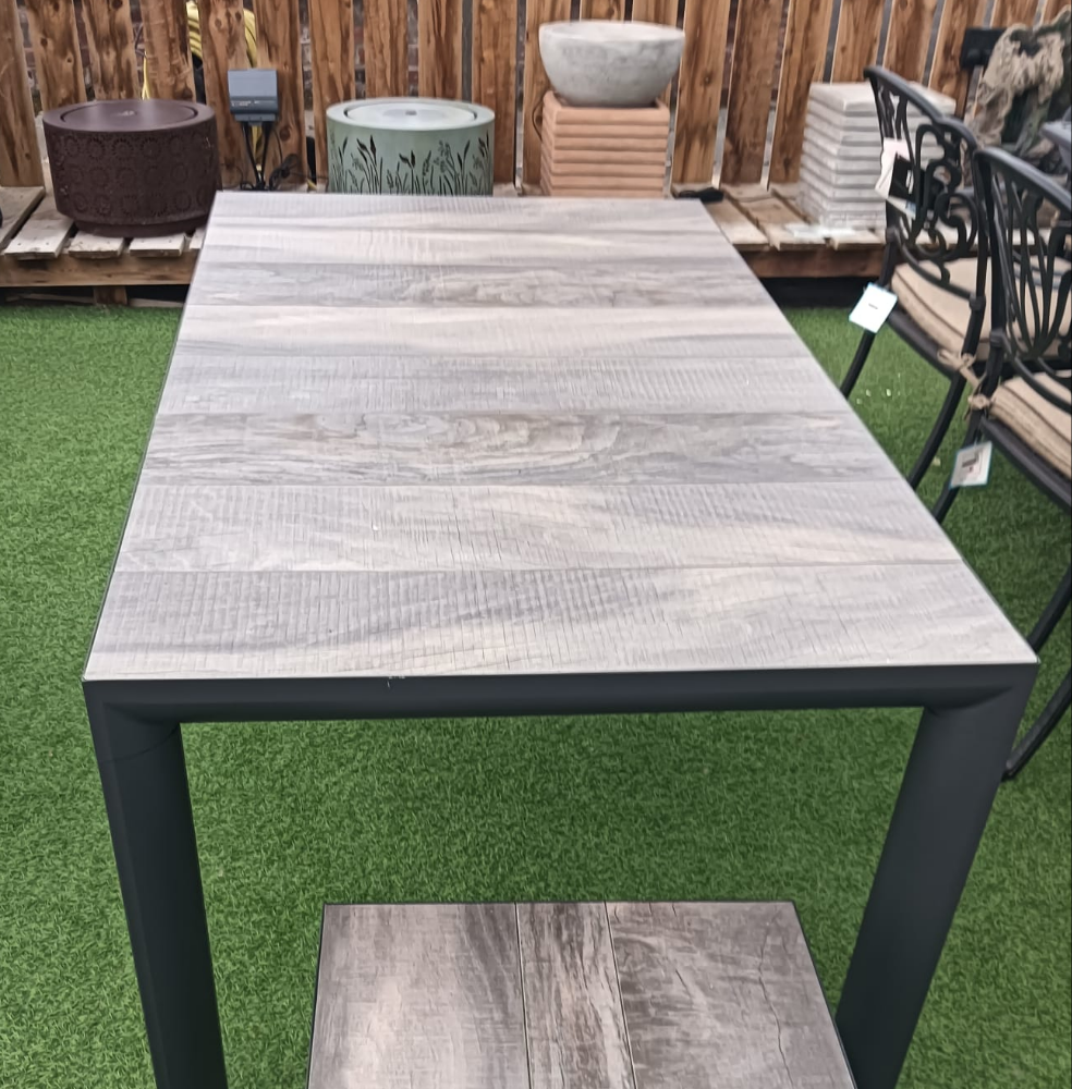 Kendal Outdoor Rectangle Table in Grey By Vila