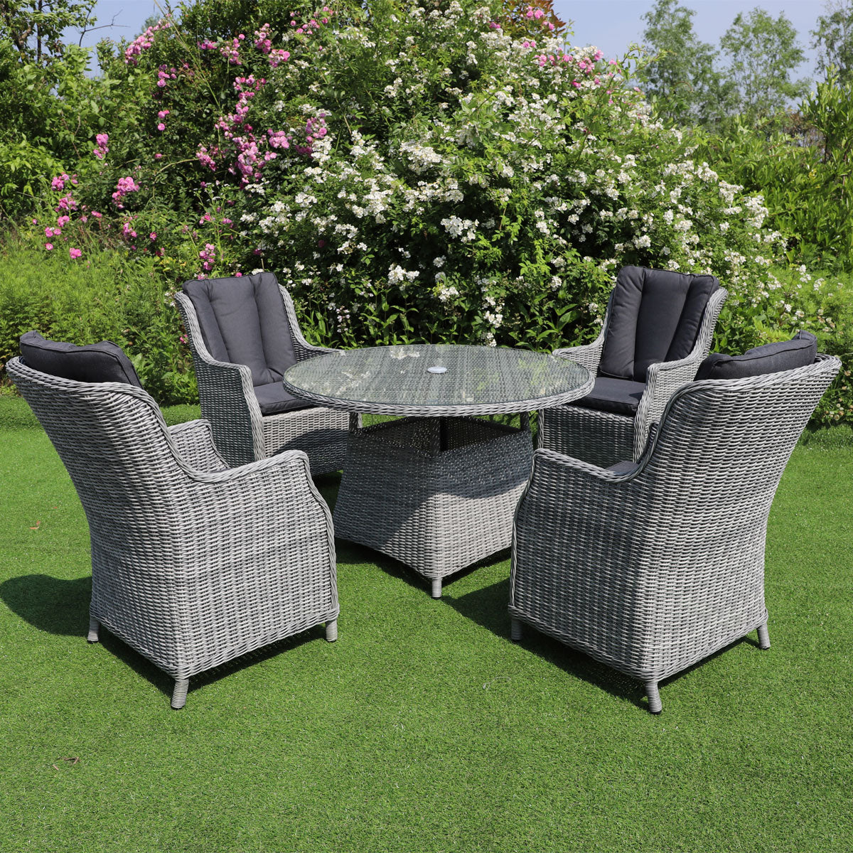 Outdoor 4 Seat Dining Set in Grey - Club by Harbo