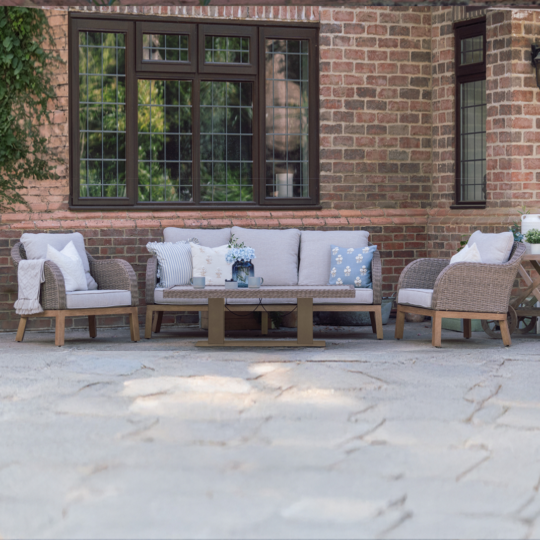 Coniston Outdoor Lounge Set in Natural | Vila