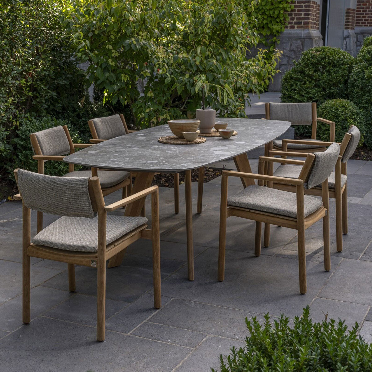 Levi 6 Seat Dining with Large Ceramic Montana Table | 4 Seasons Outdoor