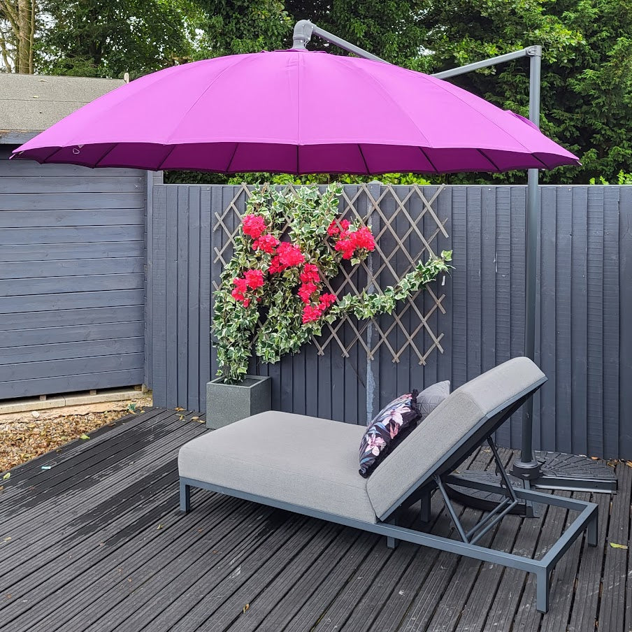 EX-DISPLAY - Shanghai Cantilever Parasol with Heavy Base in Aubergine | Harbo