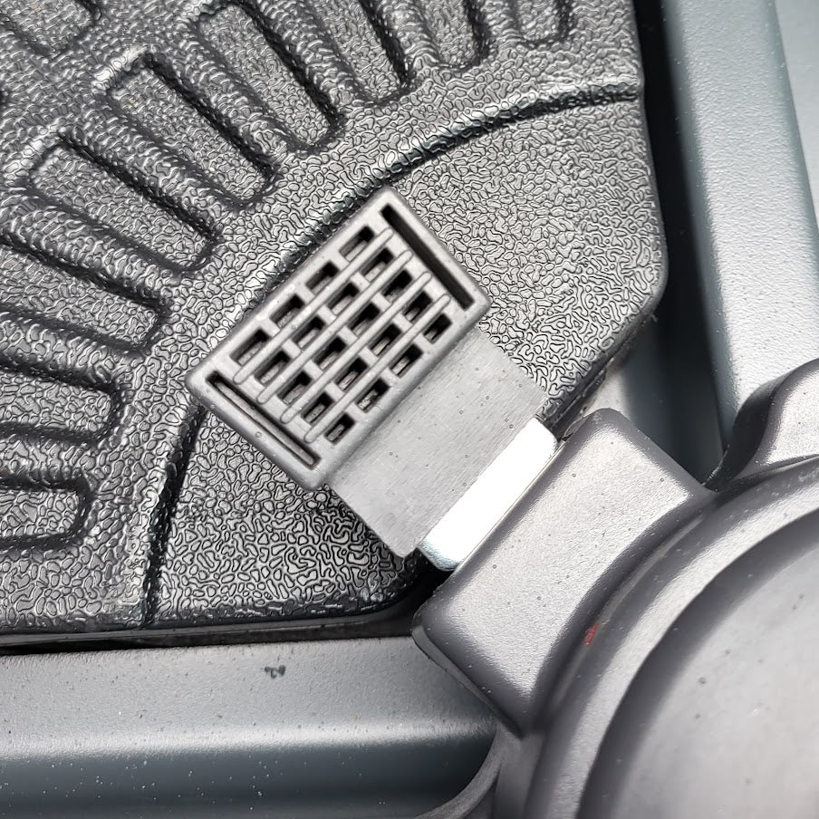 EX-DISPLAY - Shanghai Cantilever Parasol with Heavy Base in Aubergine | Harbo