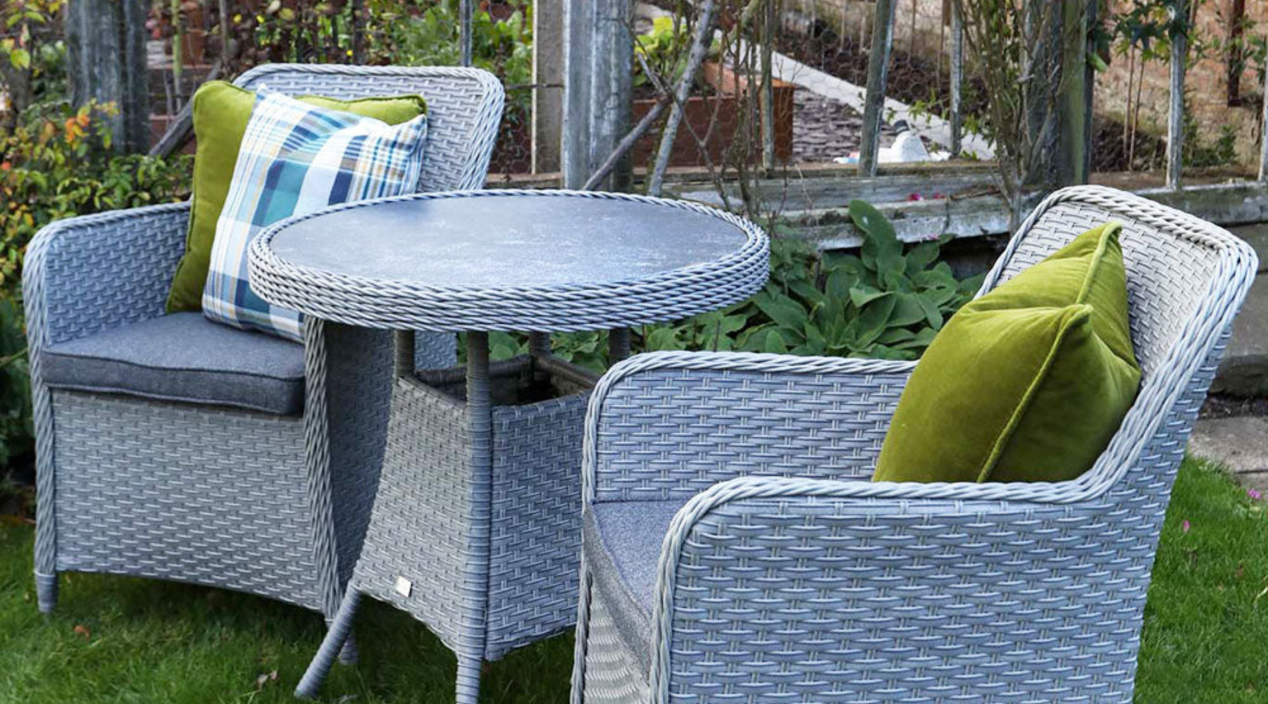 Garden Furniture for Small Gardens - Making the Most of Your Space