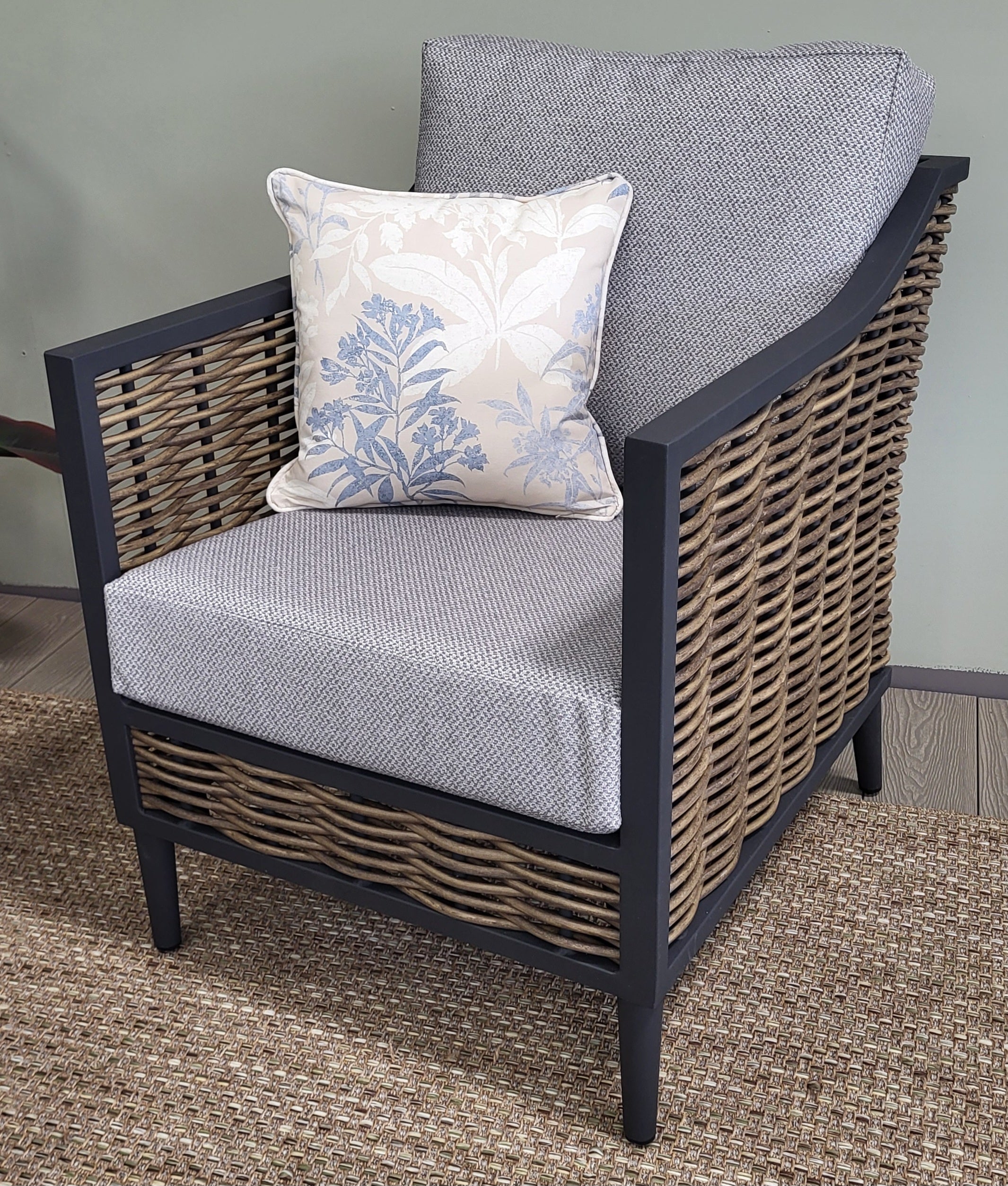 Langley Outdoor Armchair - Aqua Clean Zuma Grey | Daro