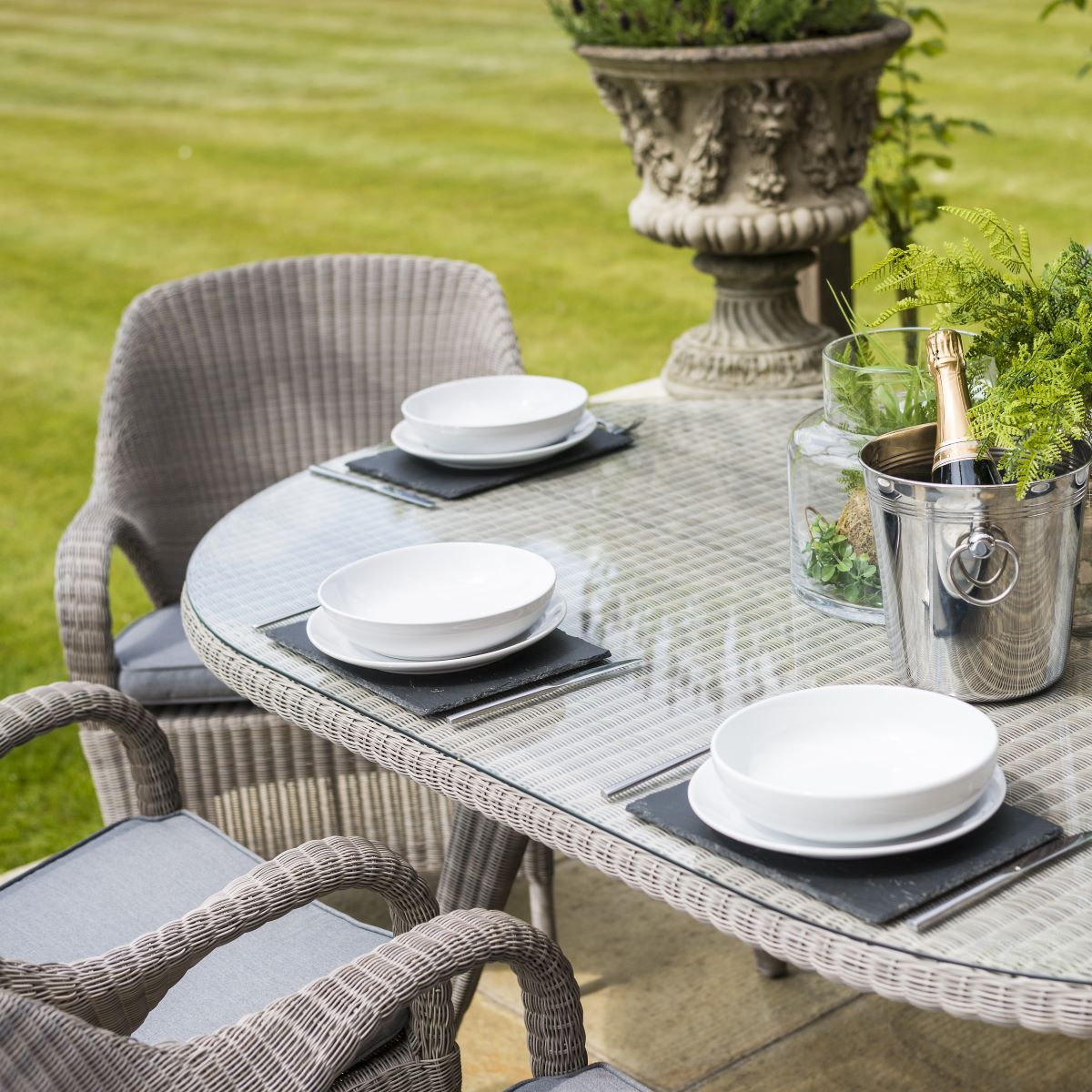 Sussex Outdoor Dining Set 6 Seat by 4 Seasons Outdoor
