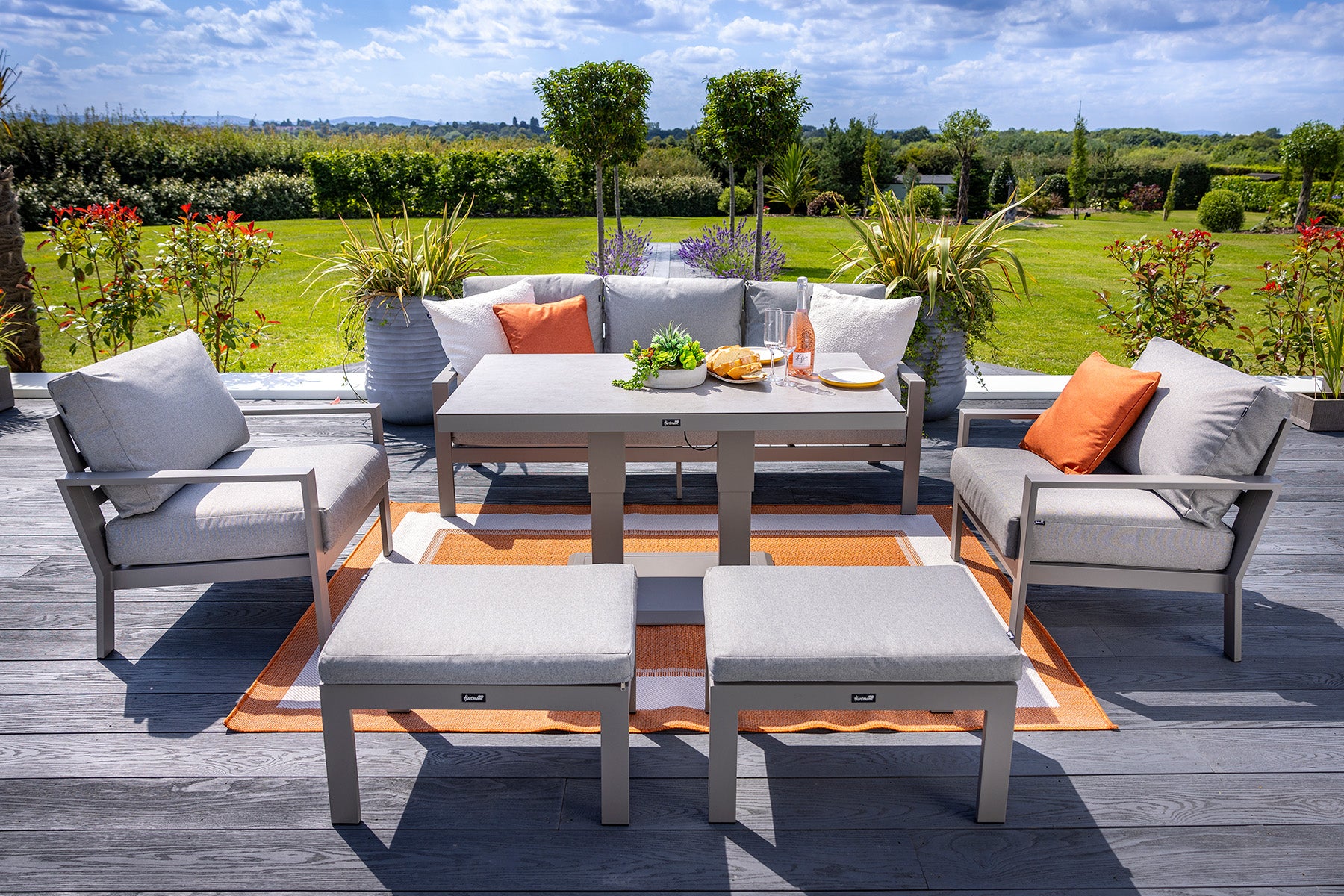 Rio Outdoor Large Lounge Set with Adjustable Table | Hartman