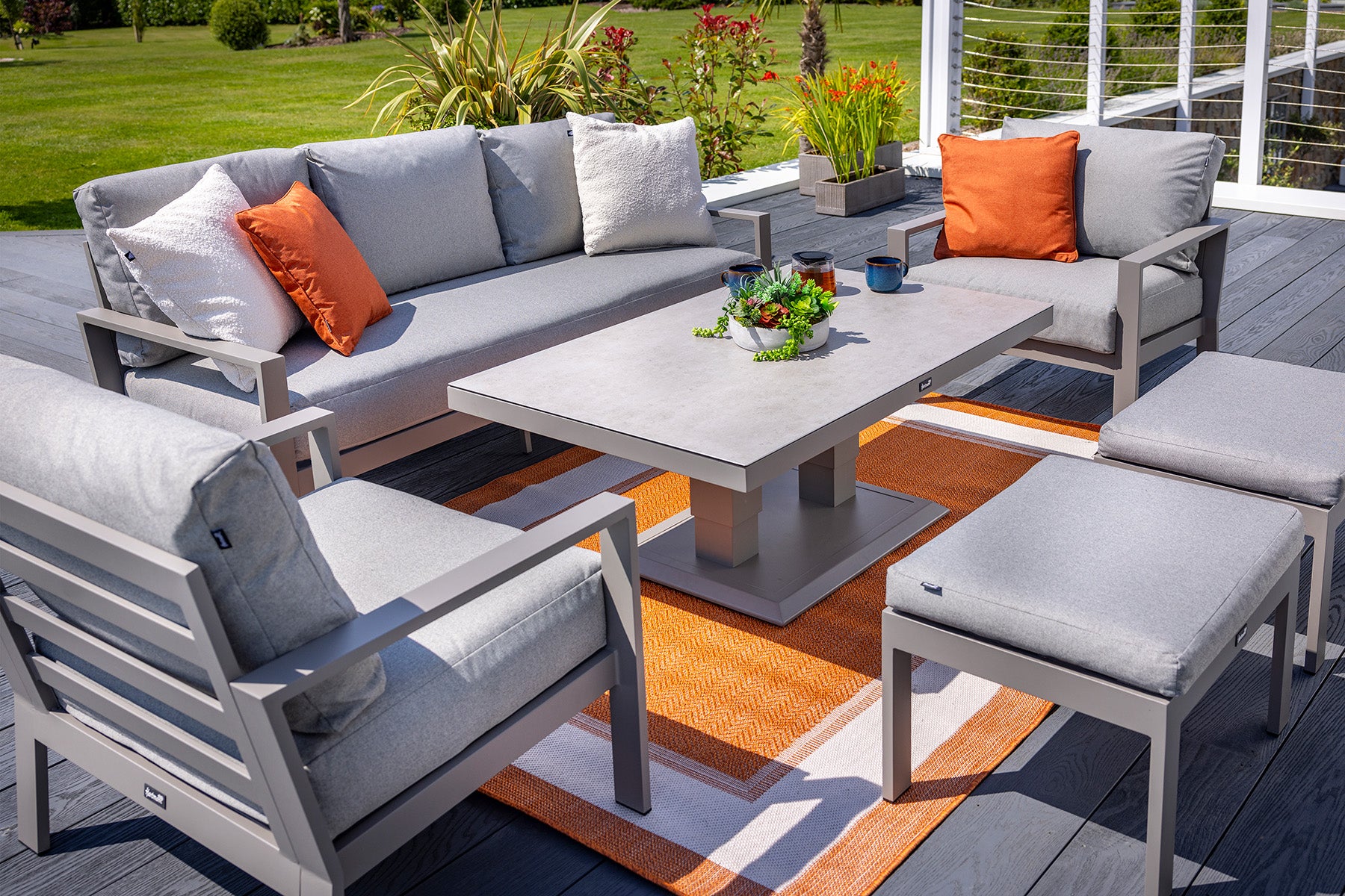 Rio Outdoor Large Lounge Set with Adjustable Table | Hartman