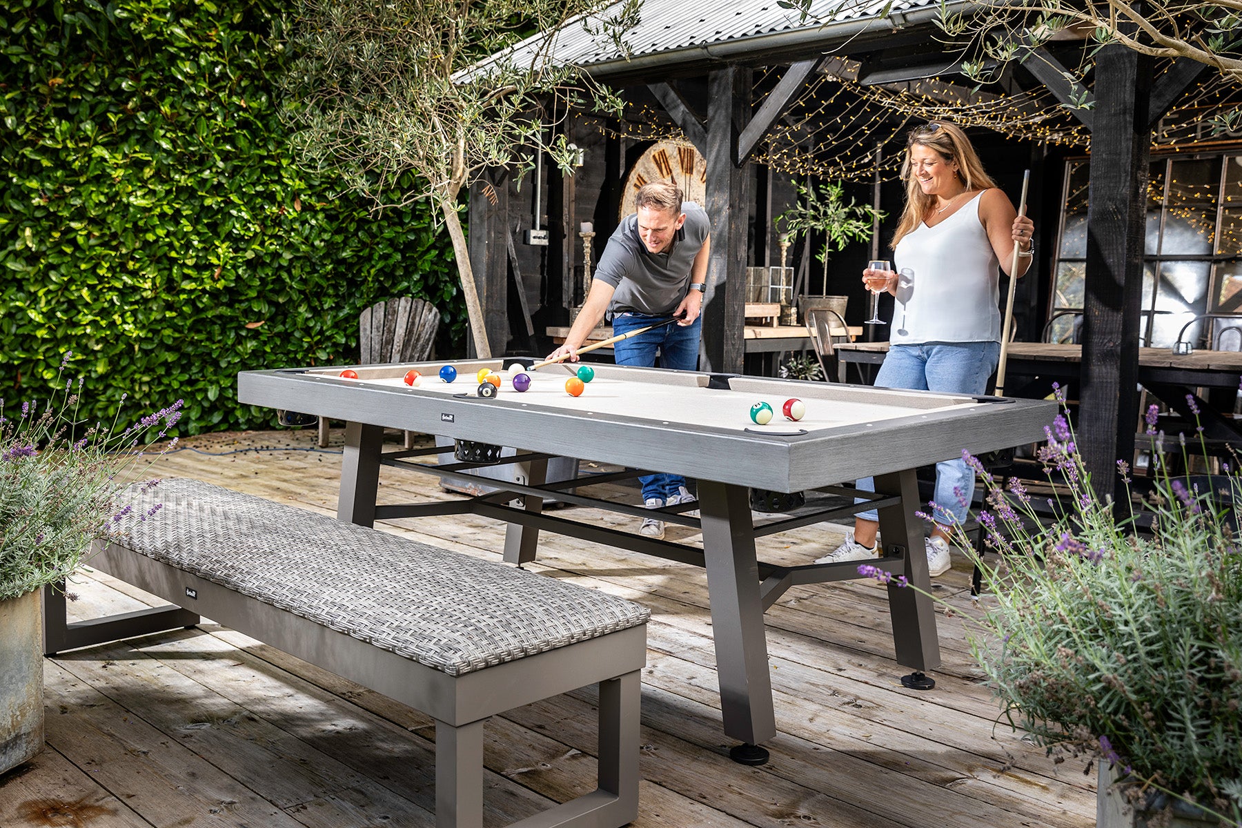 Crucible Outdoor Dining and Gaming Set | Hartman