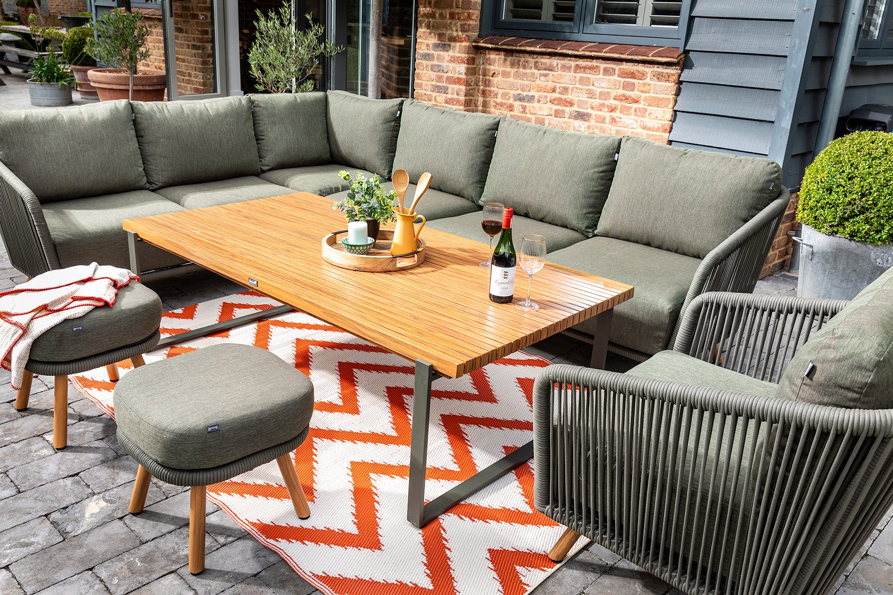 Eden Rectangular Corner Casual Dining Set | Hartman