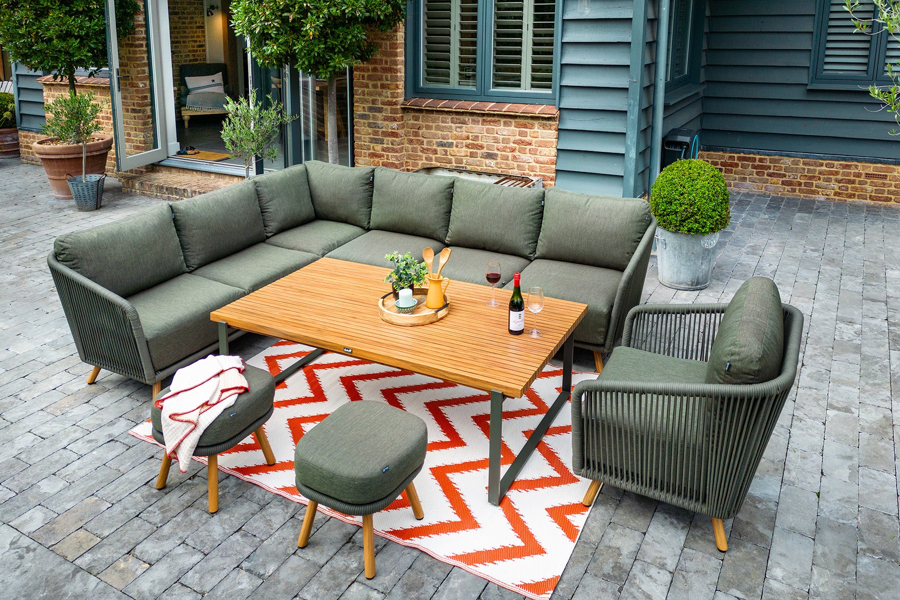 Eden Rectangular Corner Casual Dining Set | Hartman