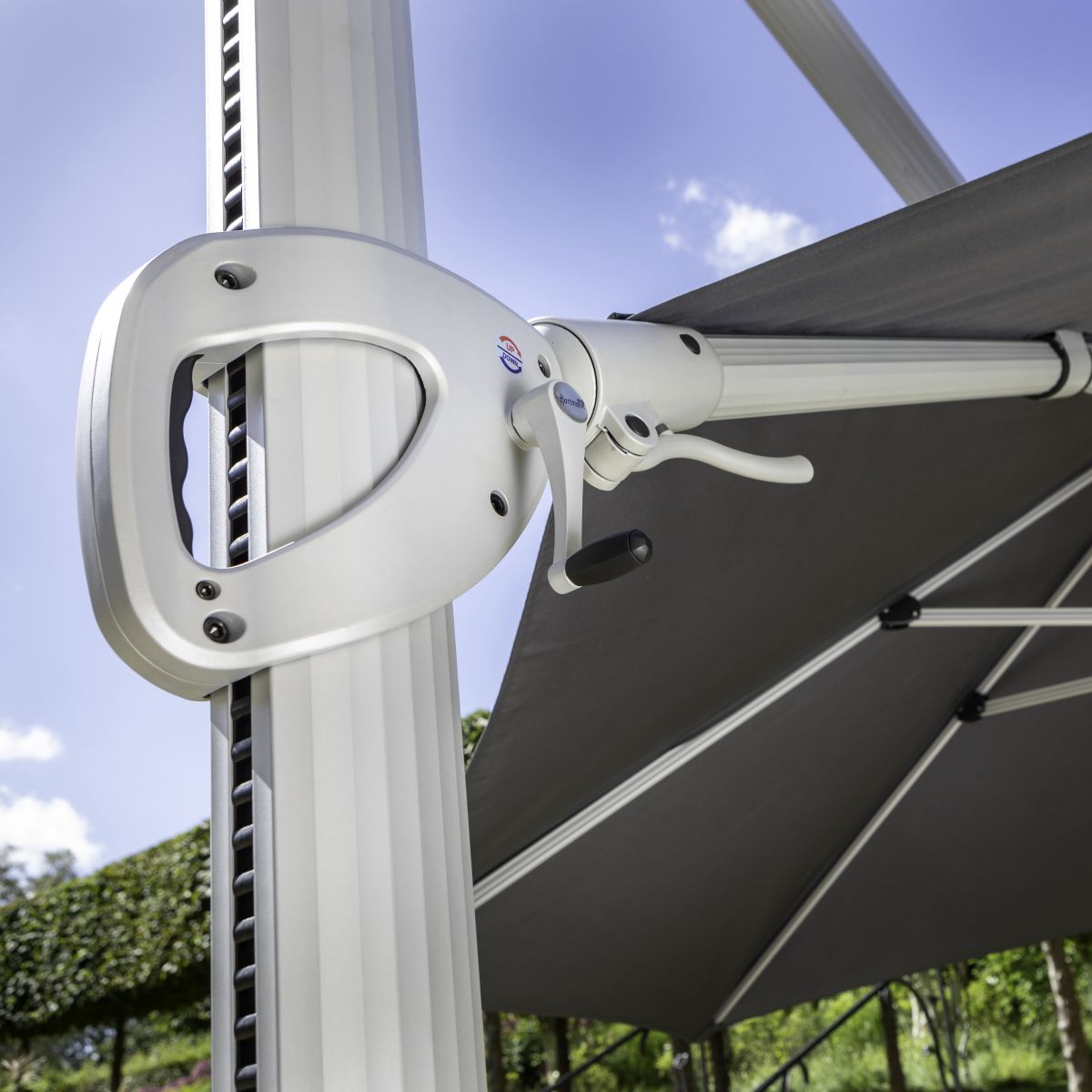 Caribbean Cantilever Parasol & Base 3.5m Round in Dark Grey | Hartman