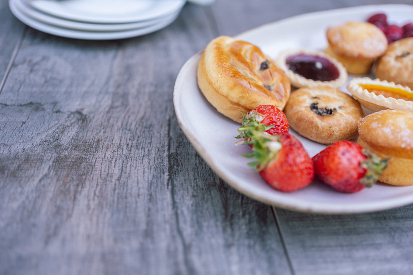 Rocking & Reclining Lounge Set with Adjustable Table in Natural - Bowness By Vila