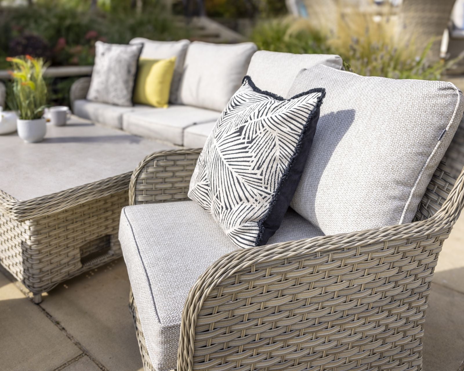 Eton Outdoor 3 Seat Casual Lounge Set With Adjustable Table | Hartman