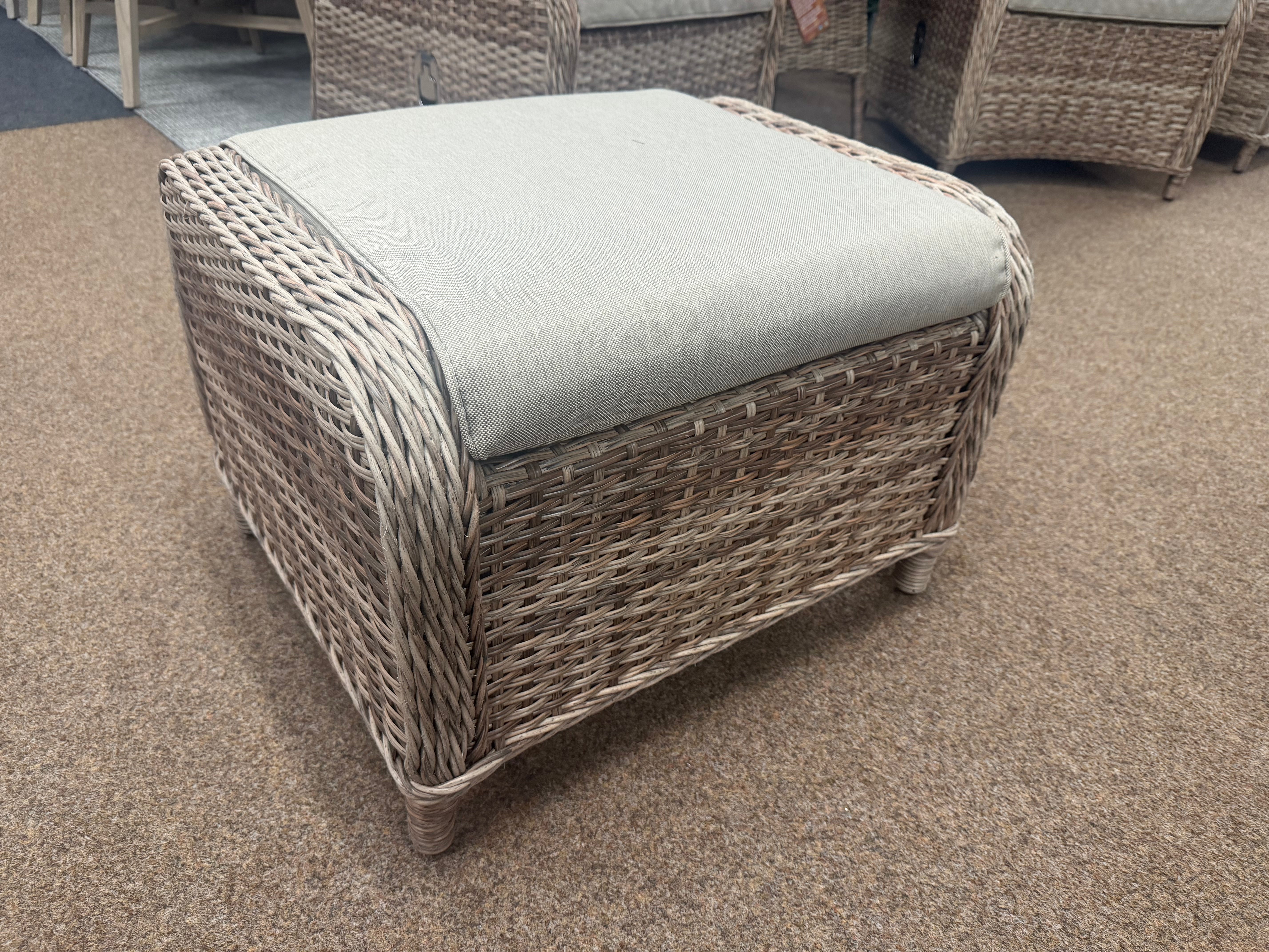 Haven Cotswold Outdoor Medium Footstool  | Harbo