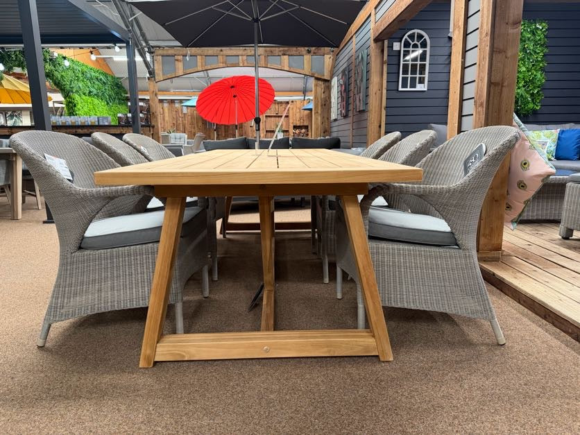 Sussex Outdoor 6 Seat Dining Set with Noah Teak Table by 4 Seasons Outdoor