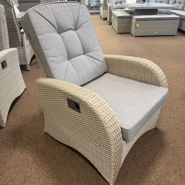 Bowness Reclining Outdoor Chair in Ecru | Vila