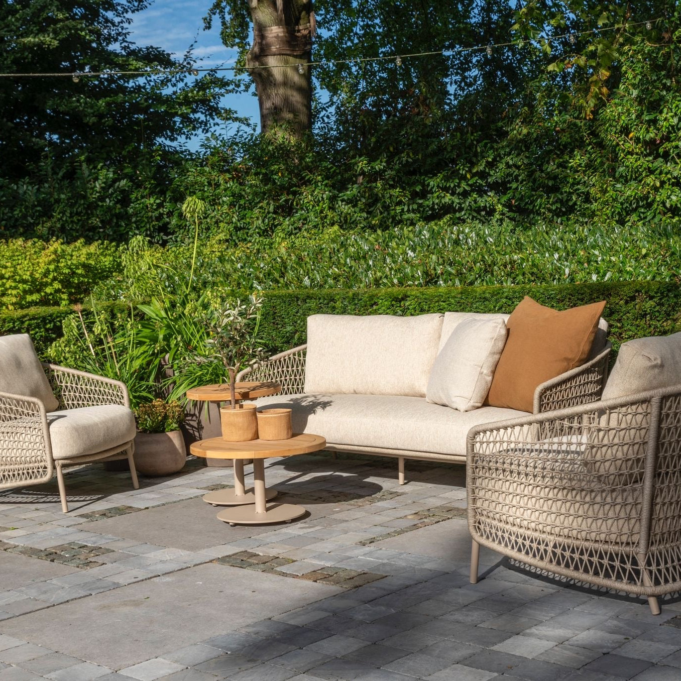 Puccini Outdoor Lounge Set with 2 Boaz Tables | 4 Seasons Outdoor