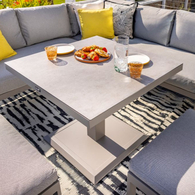 Rio Outdoor Square Corner Set with Adjustable Table & Stools | Hartman