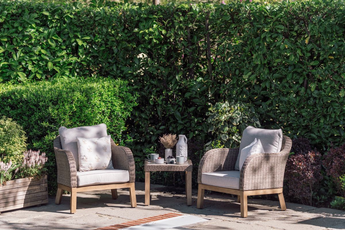 Coniston Bistro Set in Natural | Vila