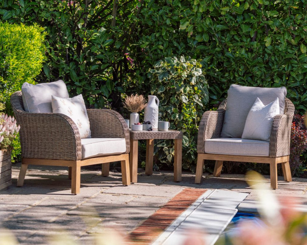 Coniston Bistro Set in Natural | Vila