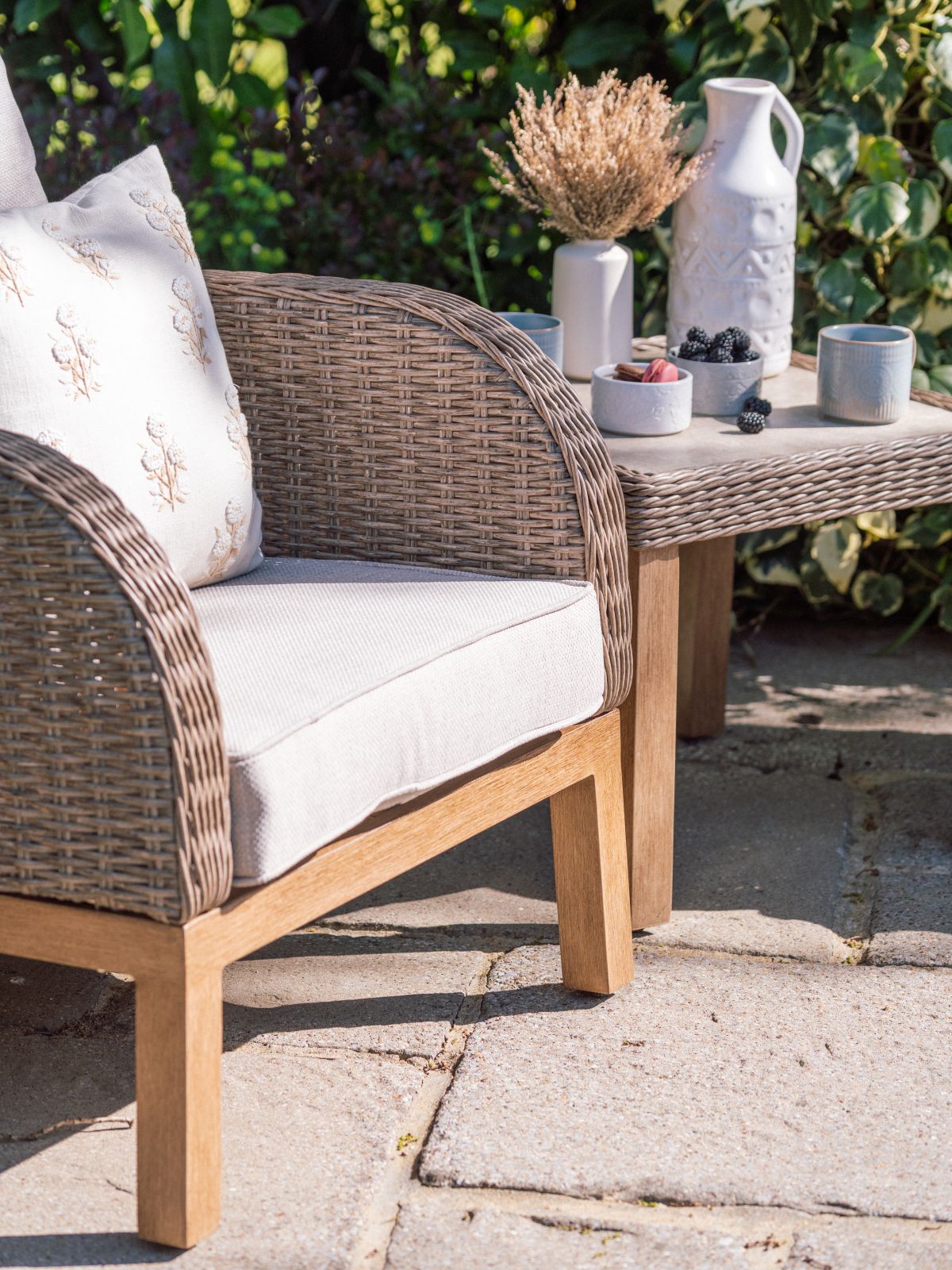 Coniston Bistro Set in Natural | Vila