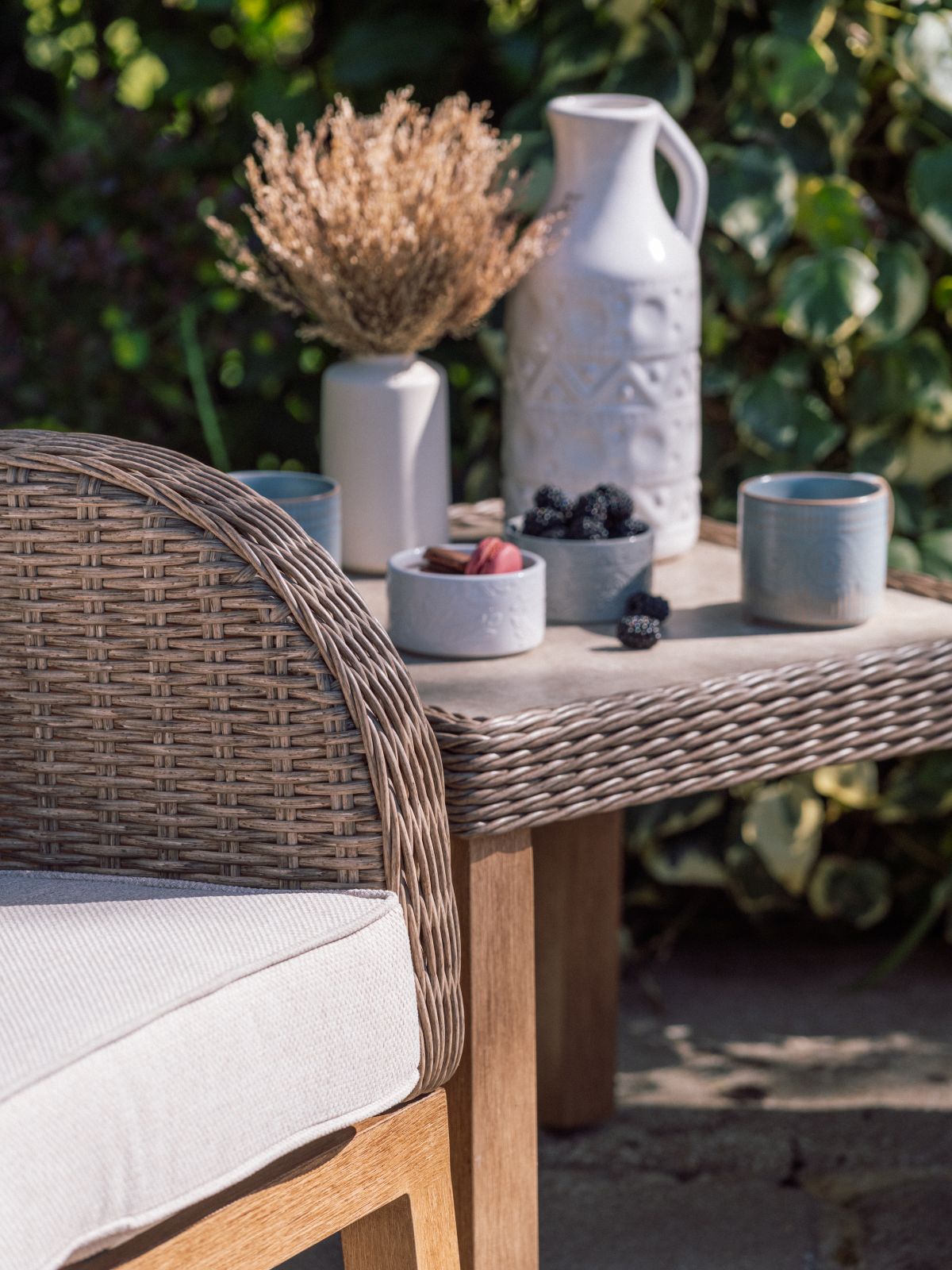 Coniston Bistro Set in Natural | Vila