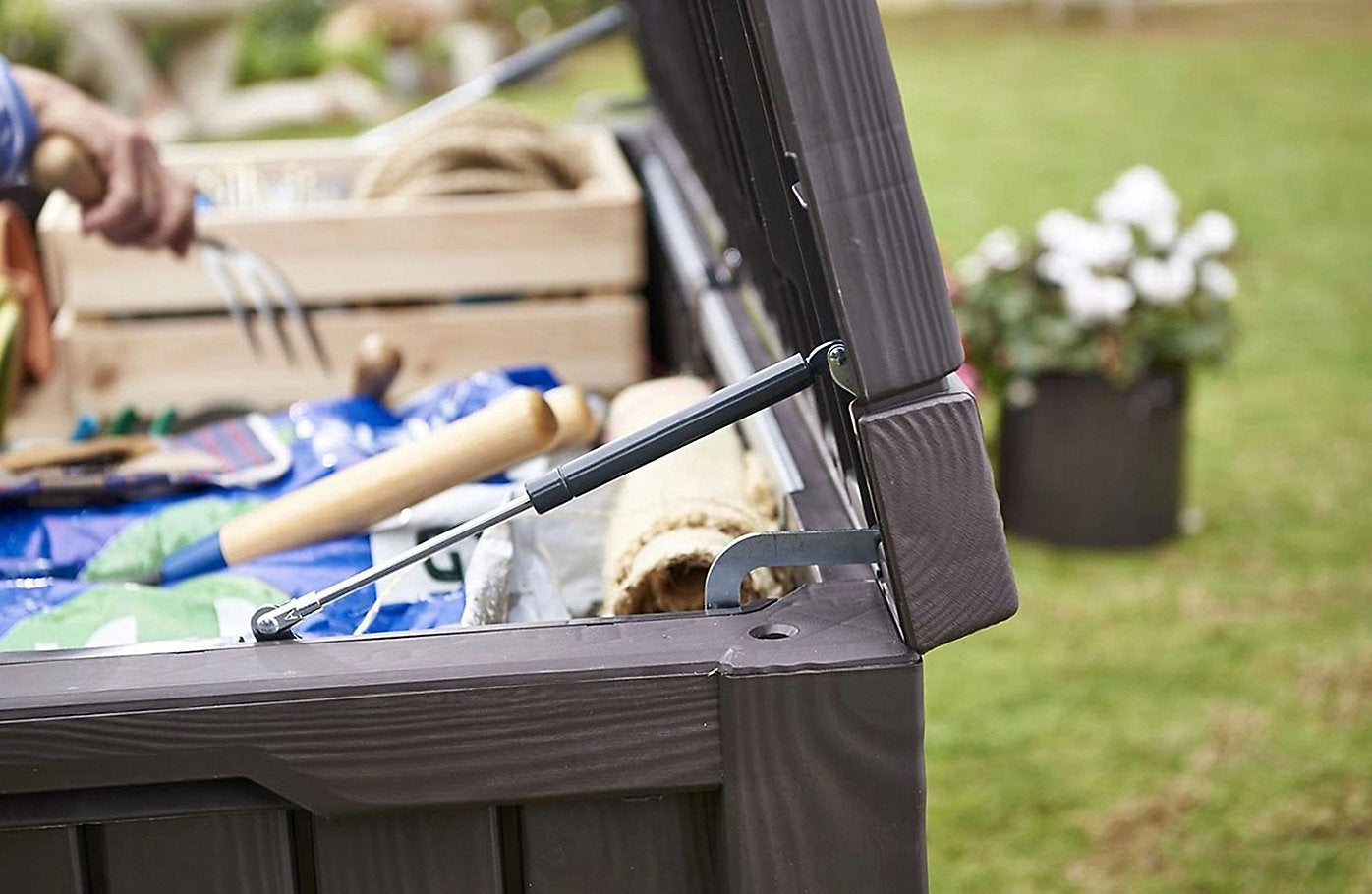 Keter Rockwood Cushion Box 570L BROWN | Norfolk Leisure