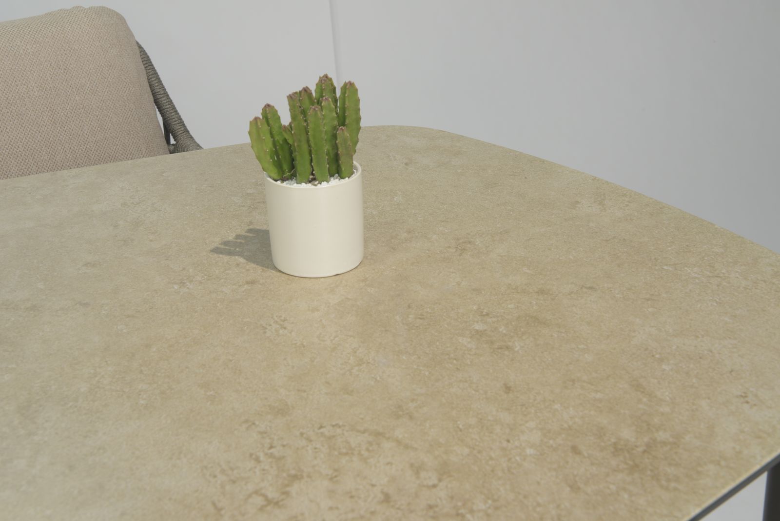 Alicante 6 Seat Dining Set with Manolo Barrell Table in Terre | 4 Seasons Outdoor