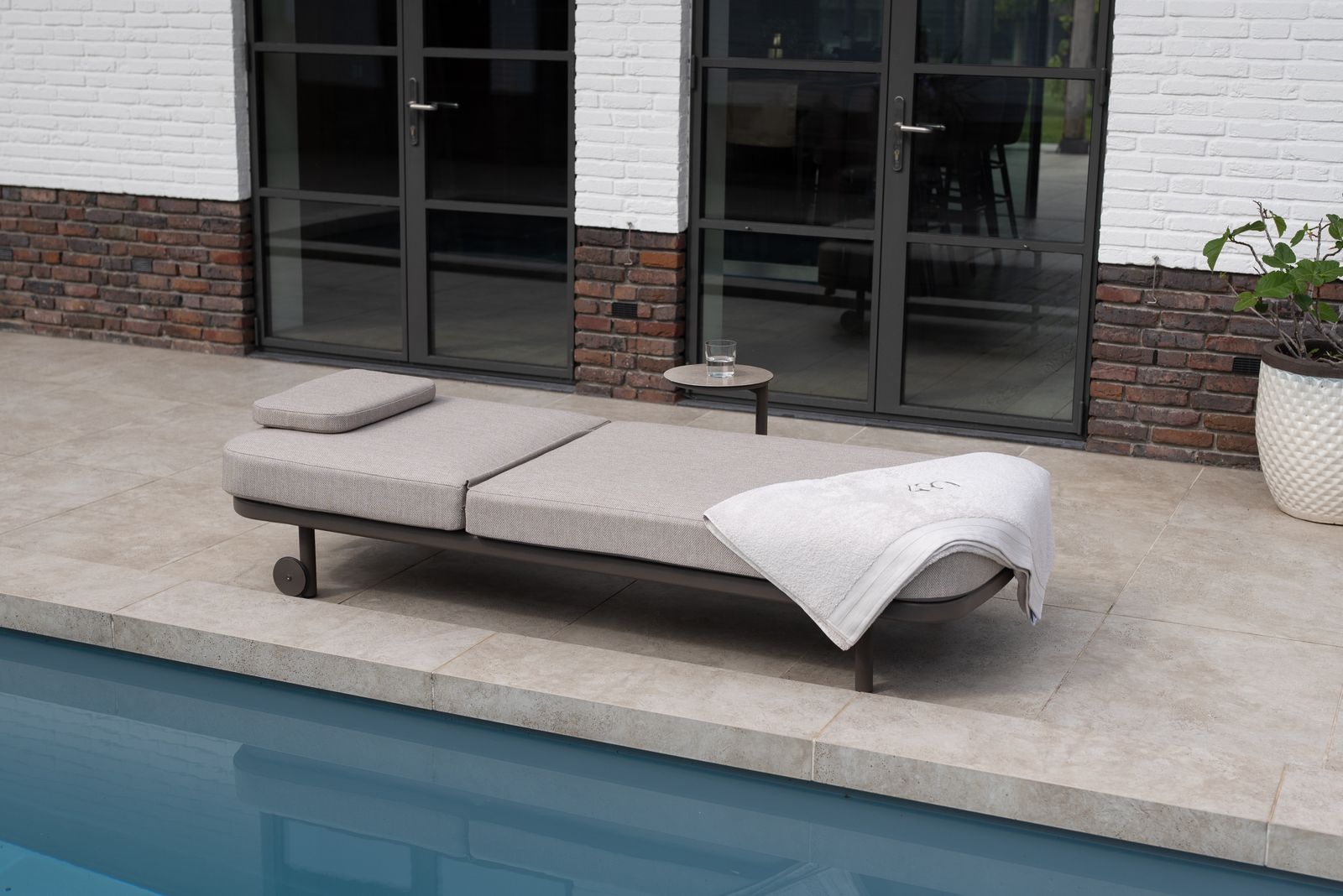 Milano Sunbed in Terre | 4 Seasons Outdoor