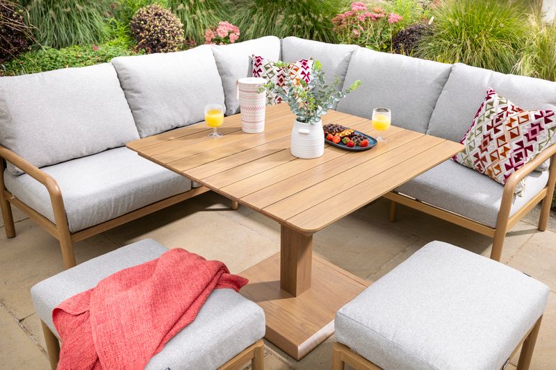Sahara Outdoor Square Corner Set with Adjustable Table & Stools | Hartman
