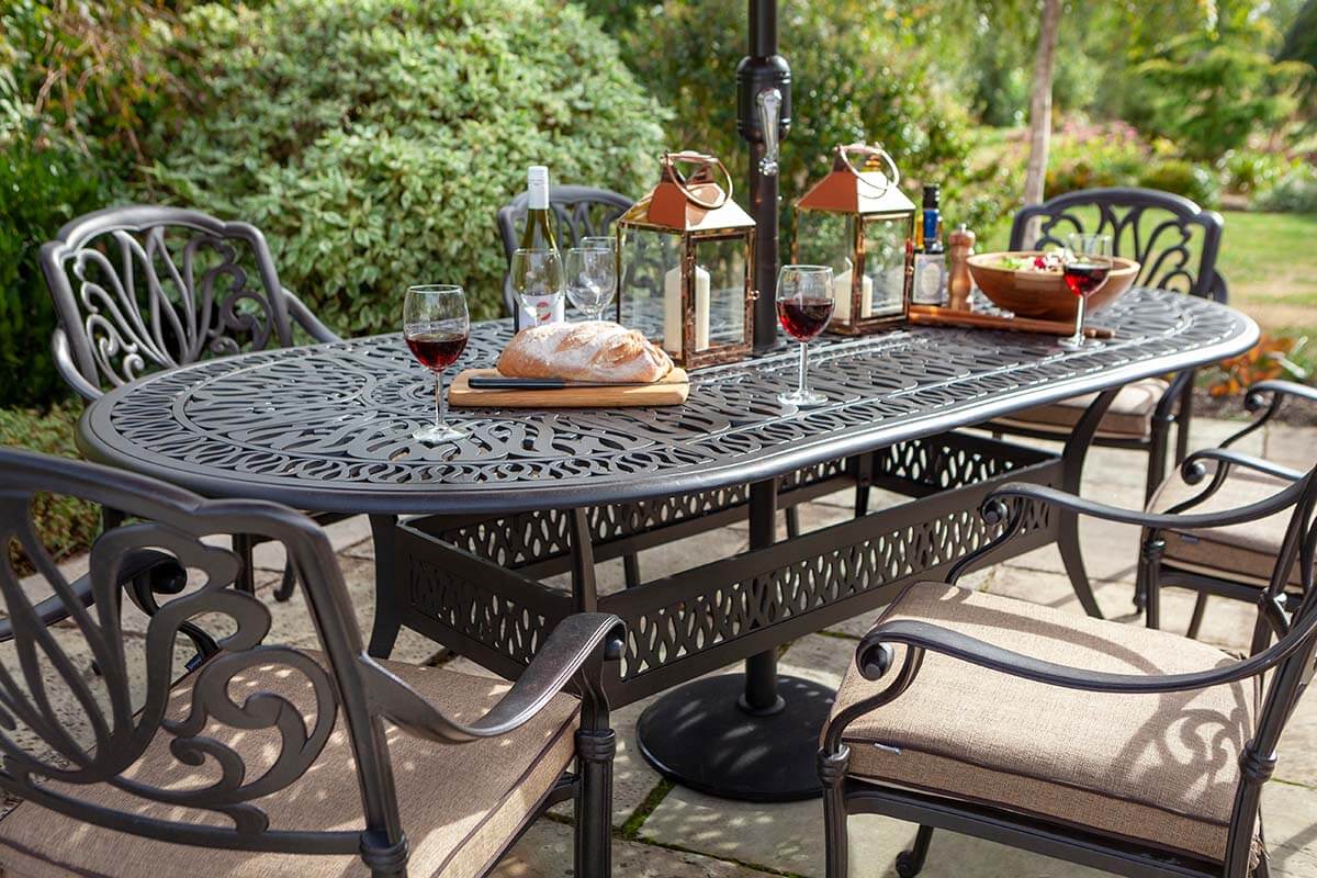 Outdoor Dining 6 Seat in Cast Aluminium - Amalfi By Hartman