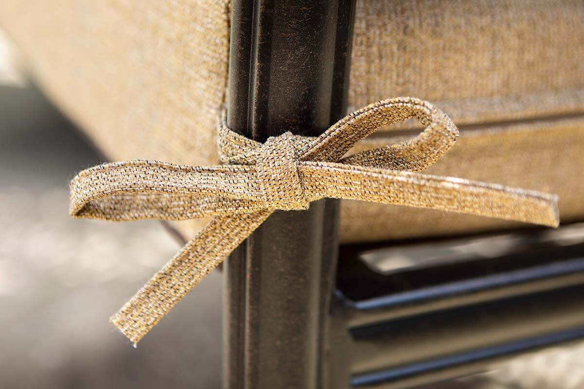 Outdoor Lounge with Coffee Table in Cast Aluminium - Amalfi By Hartman